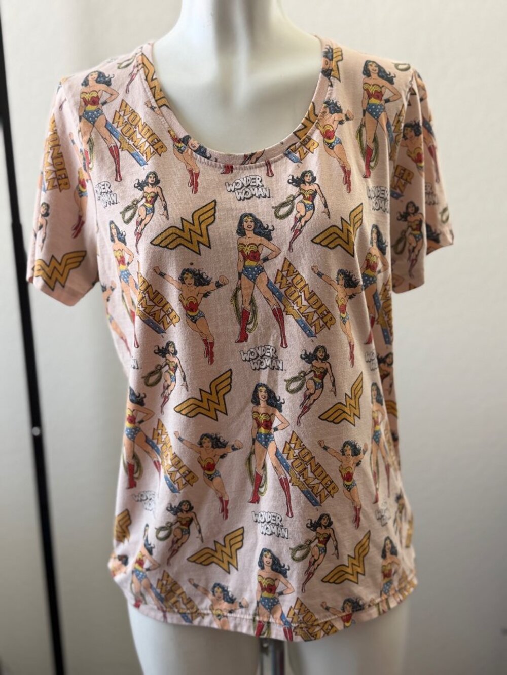 Eleven Paris Wonder Woman All-Over Print Graphic T-Shirt Pink sz S E251